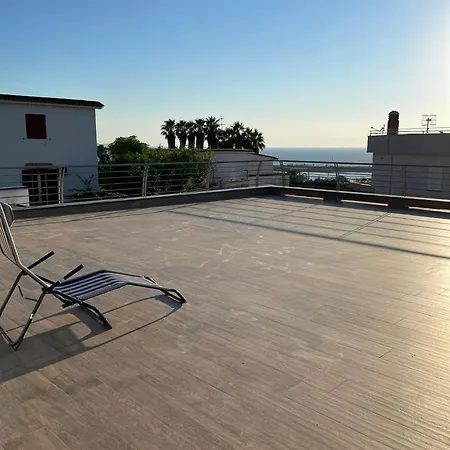 Villetta Panoramica Tra Mare E Lago Holiday home
